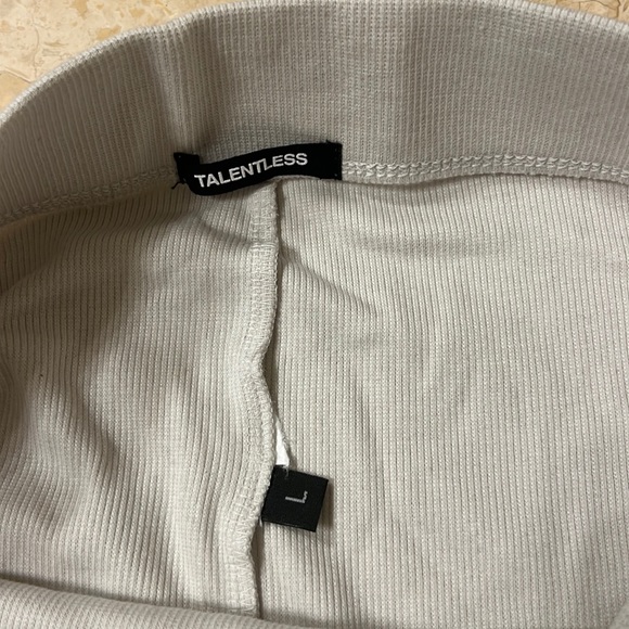 Talentless Ribbed Biker Shorts - Picture 3 of 3